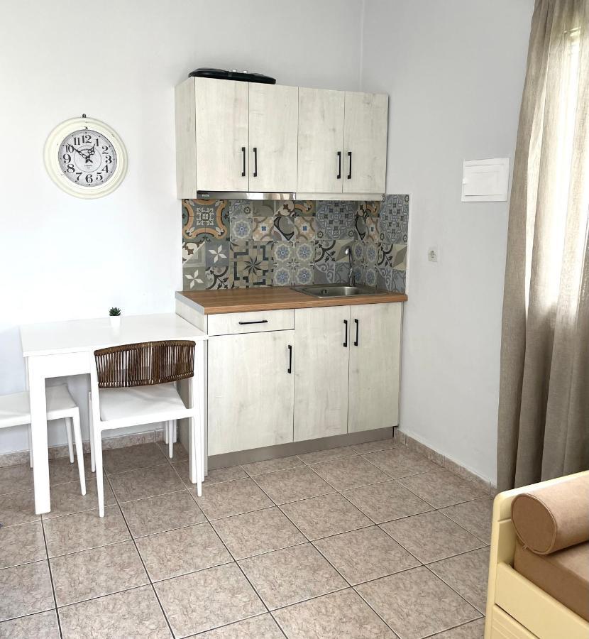 Wave Rooms Maleme  Bagian luar foto